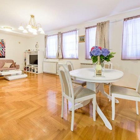 Central Apartment Smiley - Free Parking Zagreb Exterior photo