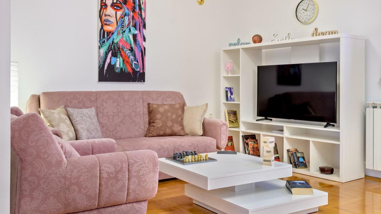 Central Apartment Smiley - Free Parking Zagreb Exterior photo